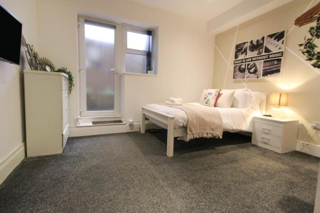 Spacious 1 Bed Apartment 1 Minute Walk From Square Nottingham Exterior foto