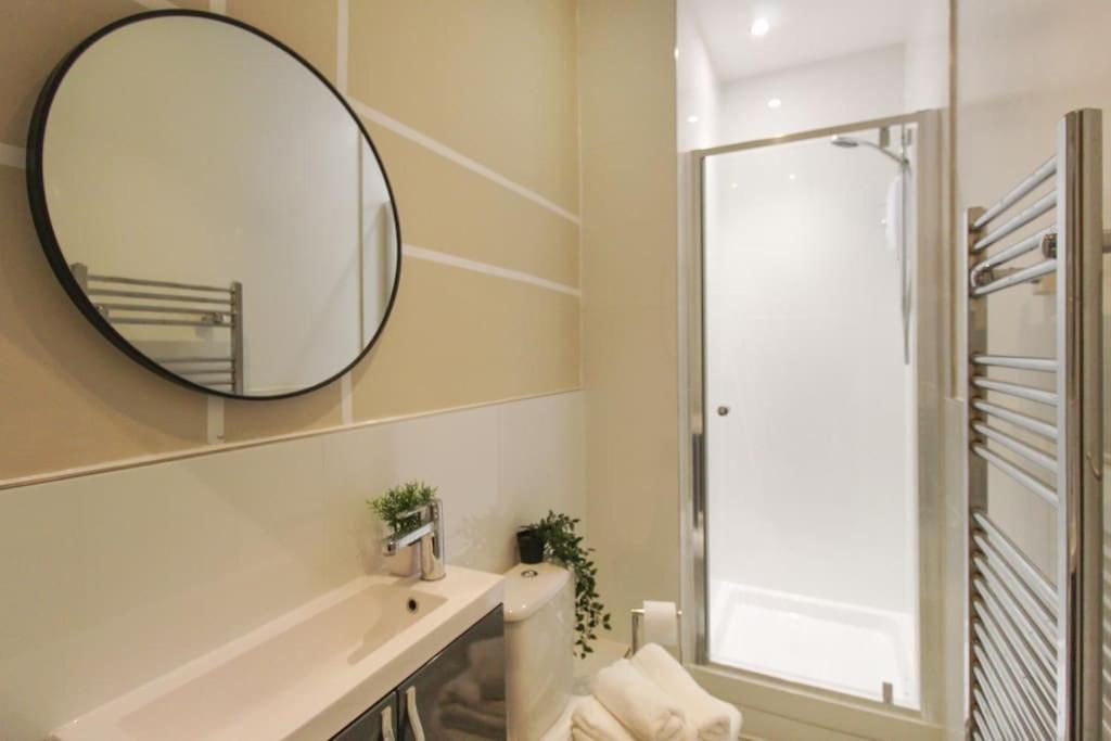 Spacious 1 Bed Apartment 1 Minute Walk From Square Nottingham Exterior foto