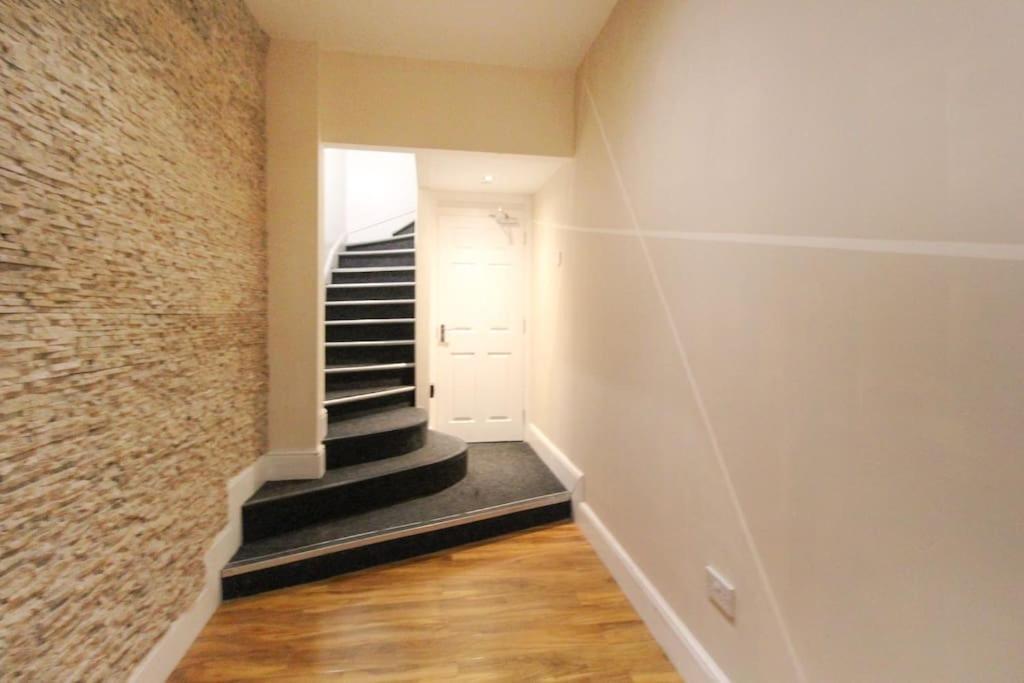 Spacious 1 Bed Apartment 1 Minute Walk From Square Nottingham Exterior foto